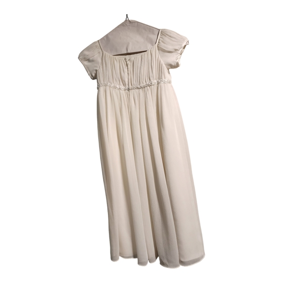 David's Bridal Flower Girl Dress, Crinkle Chiffon, Short Sleeve, Ivory, … - Picture 3 of 13